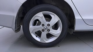 Used 2014 Honda City [2014-2017] VX CVT Petrol Automatic tyres RIGHT REAR TYRE RIM VIEW