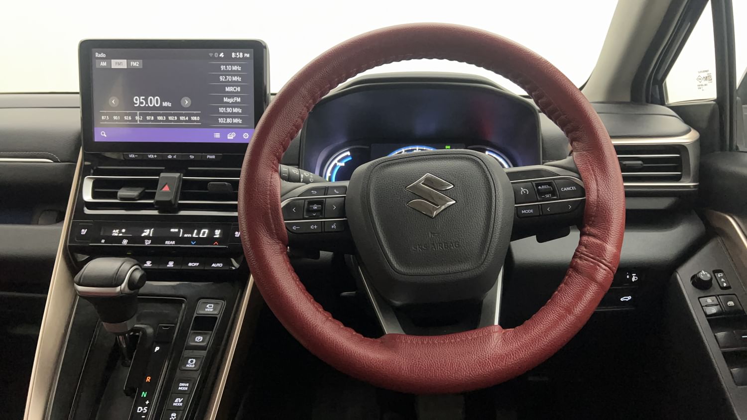 New Maruti Suzuki Invicto interior STEERING VIEW