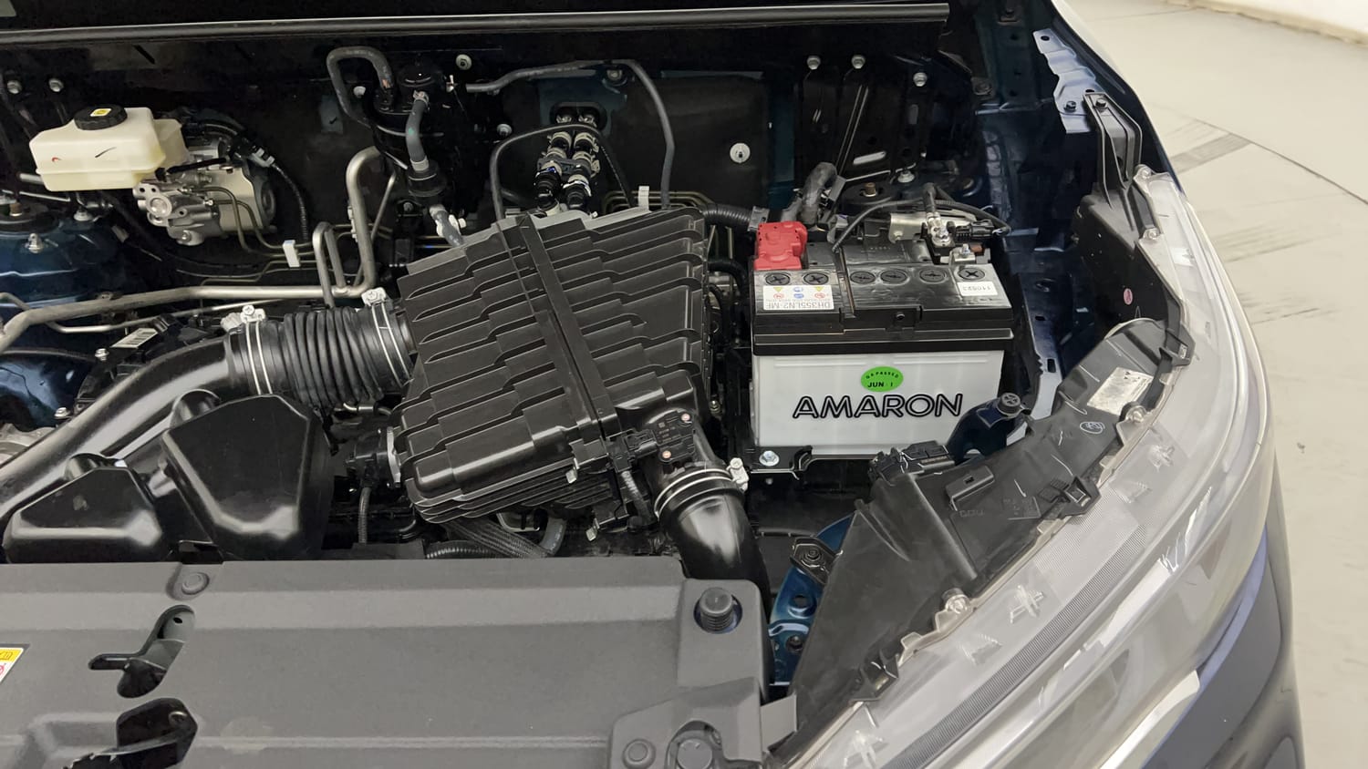 New Maruti Suzuki Invicto engine ENGINE LEFT SIDE VIEW