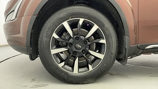Used 2018 Mahindra XUV500 [2018-2021] W11 AT Diesel Automatic tyres LEFT FRONT TYRE RIM VIEW