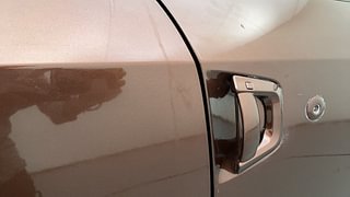 Used 2018 Mahindra XUV500 [2018-2021] W11 AT Diesel Automatic dents MINOR SCRATCH