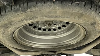 Used 2018 Mahindra XUV500 [2018-2021] W11 AT Diesel Automatic tyres SPARE TYRE VIEW