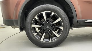 Used 2018 Mahindra XUV500 [2018-2021] W11 AT Diesel Automatic tyres RIGHT REAR TYRE RIM VIEW