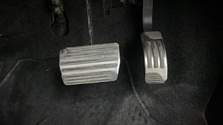 Used 2018 Mahindra XUV500 [2018-2021] W11 AT Diesel Automatic interior PEDALS VIEW