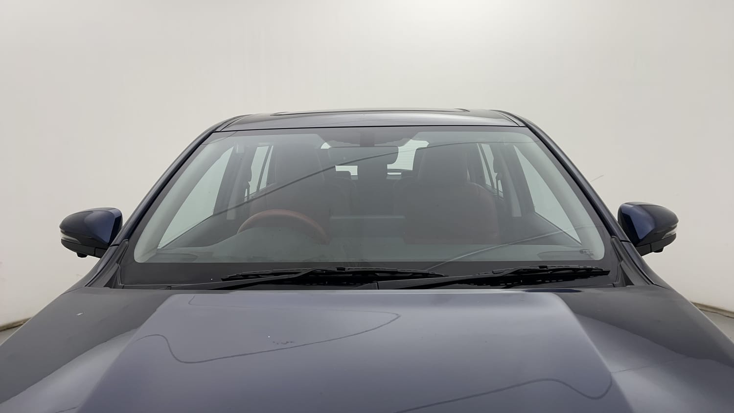New Maruti Suzuki Invicto exterior FRONT WINDSHIELD VIEW