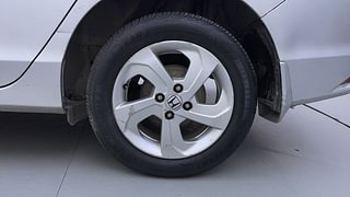Used 2014 Honda City [2014-2017] VX CVT Petrol Automatic tyres LEFT REAR TYRE RIM VIEW