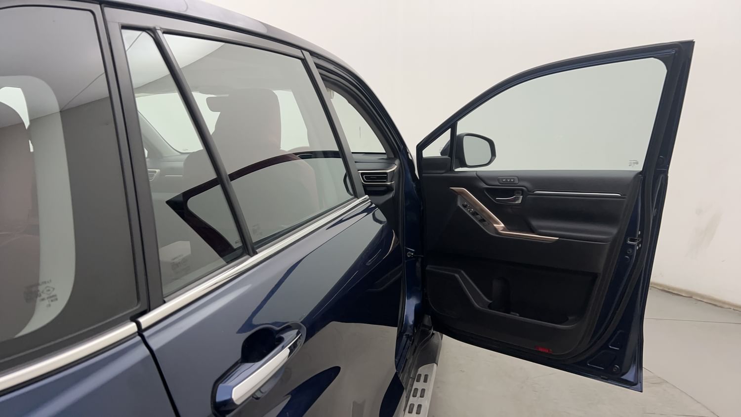 New Maruti Suzuki Invicto interior RIGHT FRONT DOOR OPEN VIEW