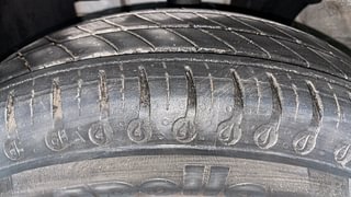 Used 2022 Renault Kwid 1.0 RXT AMT SCE Petrol Automatic tyres LEFT FRONT TYRE TREAD VIEW