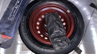 Used 2022 Renault Kwid 1.0 RXT AMT SCE Petrol Automatic tyres SPARE TYRE VIEW