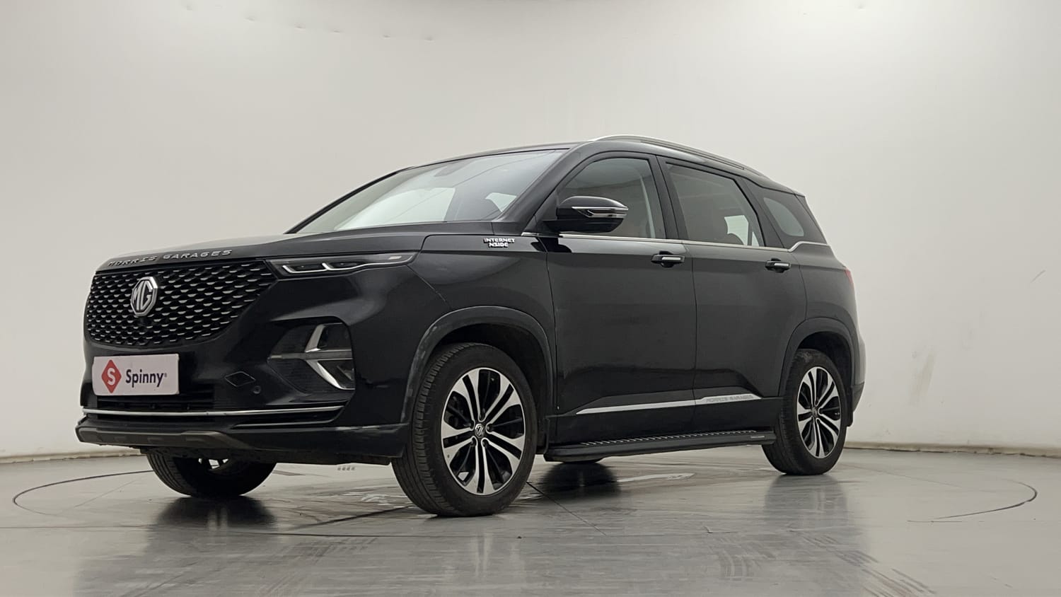 LEFT FRONT CORNER VIEW