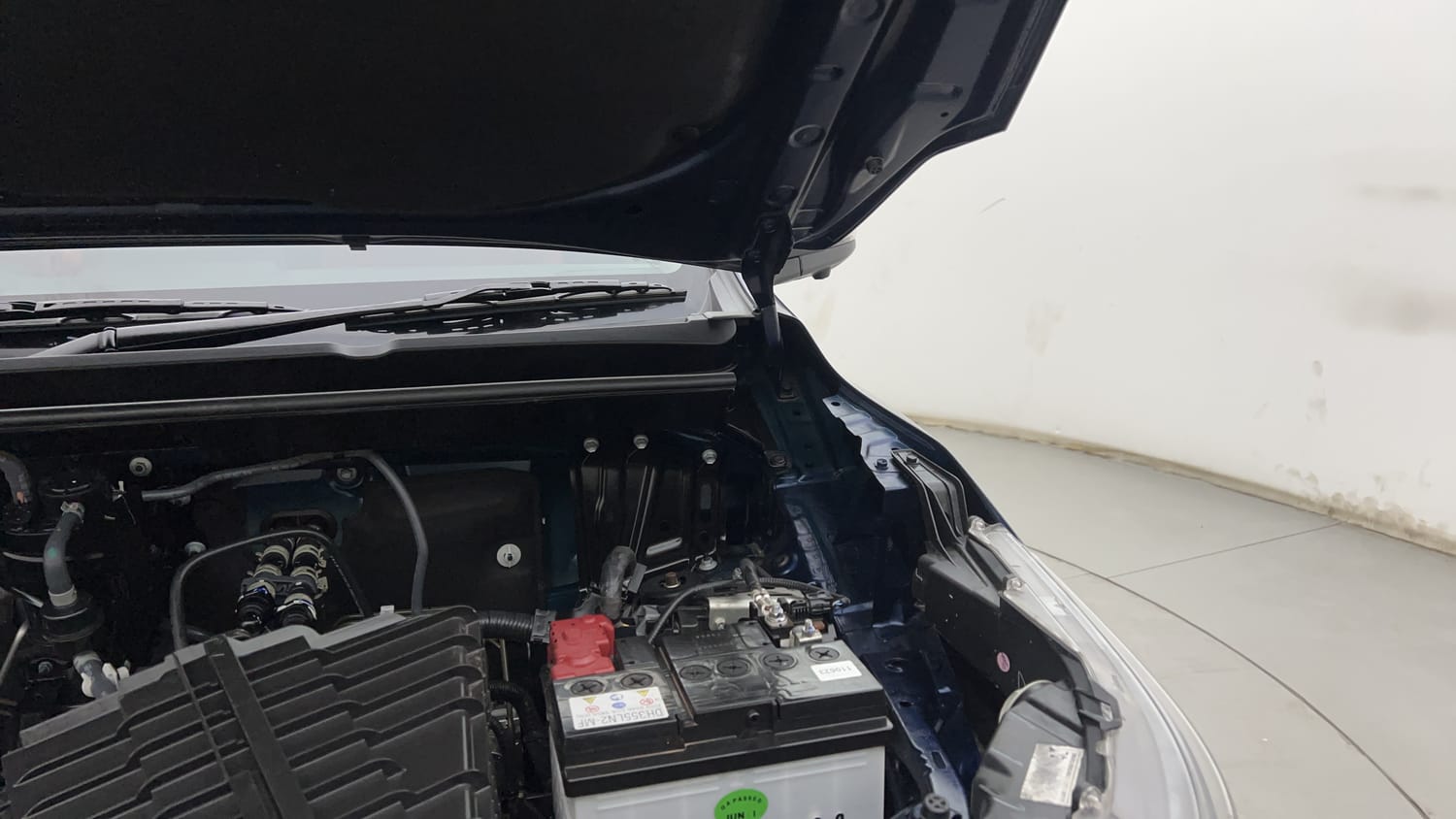 New Maruti Suzuki Invicto engine ENGINE LEFT SIDE HINGE & APRON VIEW