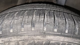 Used 2014 Honda City [2014-2017] V Petrol Manual tyres LEFT REAR TYRE TREAD VIEW