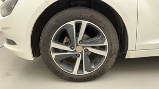 Used 2020 Tata Altroz XZ 1.2 Petrol Manual tyres LEFT FRONT TYRE RIM VIEW