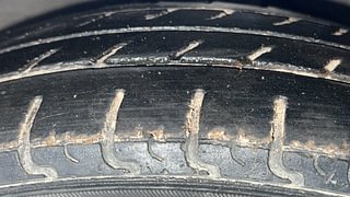 Used 2014 Hyundai i10 [2010-2016] Era Petrol Petrol Manual tyres LEFT FRONT TYRE TREAD VIEW