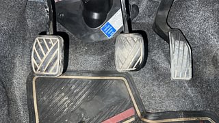 Used 2021 Maruti Suzuki Celerio VXI Petrol Manual interior PEDALS VIEW