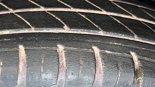 Used 2020 Renault Kwid 1.0 RXT AMT SCE Petrol Automatic tyres RIGHT REAR TYRE TREAD VIEW