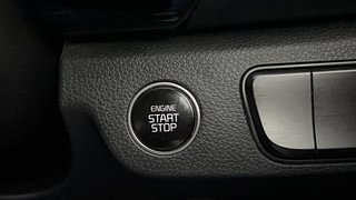 Used 2020 Kia Seltos HTK Plus G Petrol Manual top_features Keyless start