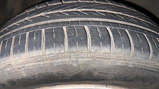 Used 2013 Volkswagen Polo [2010-2014] Highline1.2L (P) Petrol Manual tyres RIGHT FRONT TYRE TREAD VIEW