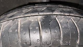 Used 2014 Maruti Suzuki Swift [2011-2017] VXi Petrol Manual tyres RIGHT FRONT TYRE TREAD VIEW