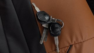 Used 2014 Maruti Suzuki Swift [2011-2017] VXi Petrol Manual extra CAR KEY VIEW