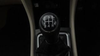 Used 2018 Maruti Suzuki Ciaz Alpha 1.4 MT Petrol Manual interior GEAR  KNOB VIEW