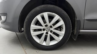 Used 2013 Volkswagen Polo [2010-2014] Highline1.2L (P) Petrol Manual tyres LEFT FRONT TYRE RIM VIEW