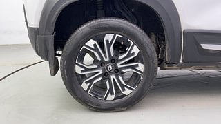 Used 2021 Renault Kiger RXZ 1.0 Turbo MT Petrol Manual tyres RIGHT REAR TYRE RIM VIEW