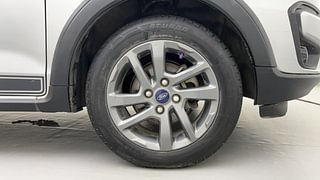 Used 2019 Ford Freestyle [2017-2021] Titanium 1.2 Petrol + CNG (Outside Fitted) Petrol+cng Manual tyres RIGHT FRONT TYRE RIM VIEW