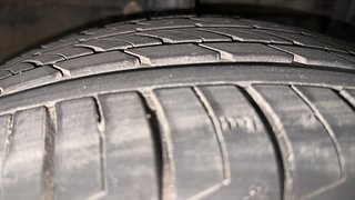 Used 2018 Maruti Suzuki Ciaz Alpha 1.4 MT Petrol Manual tyres RIGHT FRONT TYRE TREAD VIEW