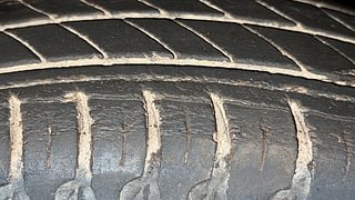 Used 2020 Renault Kwid 1.0 RXT AMT SCE Petrol Automatic tyres RIGHT FRONT TYRE TREAD VIEW
