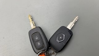 Used 2020 Renault Kwid 1.0 RXT AMT SCE Petrol Automatic extra CAR KEY VIEW