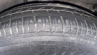 Used 2015 hyundai i10 Sportz 1.1 Petrol Petrol Manual tyres RIGHT FRONT TYRE TREAD VIEW