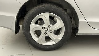 Used 2016 Honda City [2014-2017] VX (O) MT Petrol Manual tyres RIGHT REAR TYRE RIM VIEW