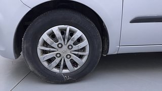 Used 2015 hyundai i10 Sportz 1.1 Petrol Petrol Manual tyres LEFT FRONT TYRE RIM VIEW