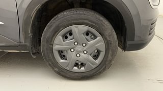 Used 2023 Hyundai Venue SX 1.2 Petrol Petrol Manual tyres RIGHT FRONT TYRE RIM VIEW