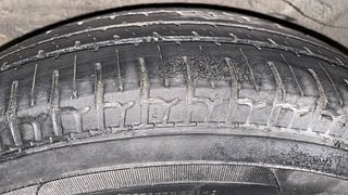 Used 2015 hyundai i10 Sportz 1.1 Petrol Petrol Manual tyres RIGHT REAR TYRE TREAD VIEW
