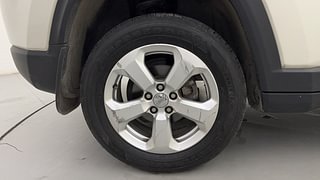 Used 2017 JEEP Compass [2017-2021] Limited 1.4 Petrol AT Petrol Automatic tyres RIGHT REAR TYRE RIM VIEW