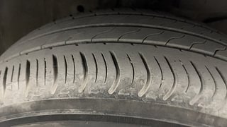 Used 2022 Honda Amaze 1.2 VX i-VTEC Petrol Manual tyres RIGHT FRONT TYRE TREAD VIEW