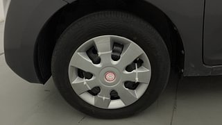 Used 2015 Hyundai Eon [2011-2018] Magna + (O) 1.0 Petrol Manual tyres LEFT FRONT TYRE RIM VIEW