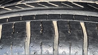 Used 2021 Volkswagen Polo [2018-2022] Comfortline 1.0L (P) Petrol Manual tyres LEFT FRONT TYRE TREAD VIEW