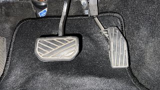 Used 2018 Maruti Suzuki Baleno [2015-2019] Zeta AT Petrol Petrol Automatic interior PEDALS VIEW