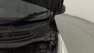 Used 2015 Hyundai Eon [2011-2018] Magna + (O) 1.0 Petrol Manual engine ENGINE LEFT SIDE HINGE & APRON VIEW