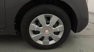 Used 2015 Hyundai Eon [2011-2018] Magna + (O) 1.0 Petrol Manual tyres RIGHT FRONT TYRE RIM VIEW