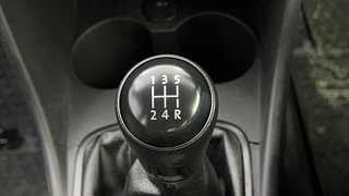 Used 2021 Volkswagen Polo [2018-2022] Comfortline 1.0L (P) Petrol Manual interior GEAR  KNOB VIEW