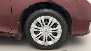 Used 2014 Honda City [2014-2017] SV CVT Petrol Automatic tyres RIGHT FRONT TYRE RIM VIEW
