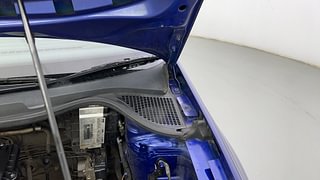 Used 2021 Volkswagen Polo [2018-2022] Comfortline 1.0L (P) Petrol Manual engine ENGINE LEFT SIDE HINGE & APRON VIEW