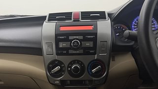 Used 2013 Honda City [2011-2014] 1.5 V MT Petrol Manual top_features Integrated (in-dash) music system