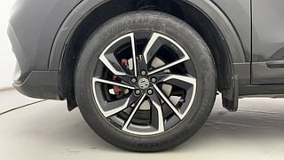 Used 2022 MG Motors Astor Savvy 1.3 Turbo AT S Red Petrol Automatic tyres LEFT FRONT TYRE RIM VIEW