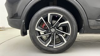 Used 2022 MG Motors Astor Savvy 1.3 Turbo AT S Red Petrol Automatic tyres RIGHT REAR TYRE RIM VIEW