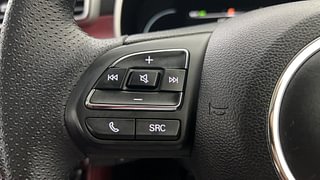 Used 2022 MG Motors Astor Savvy 1.3 Turbo AT S Red Petrol Automatic top_features Cruise control